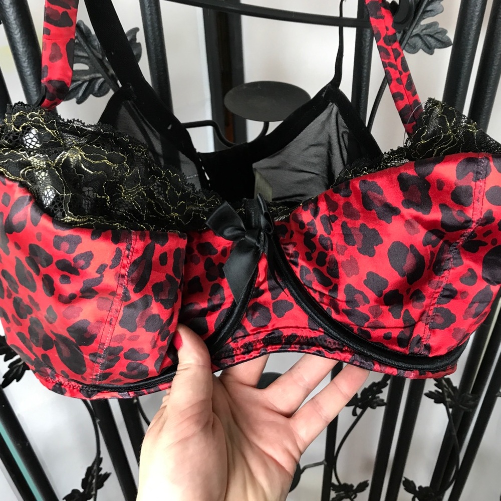 42DDD Cacique sexy cheetah bra, so hawt!